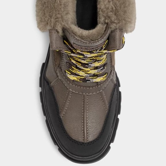 UGG Ashton Addie Boots - Picture 6 of 7